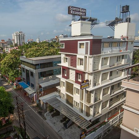 Готель South Gate Residency Kochi Екстер'єр фото