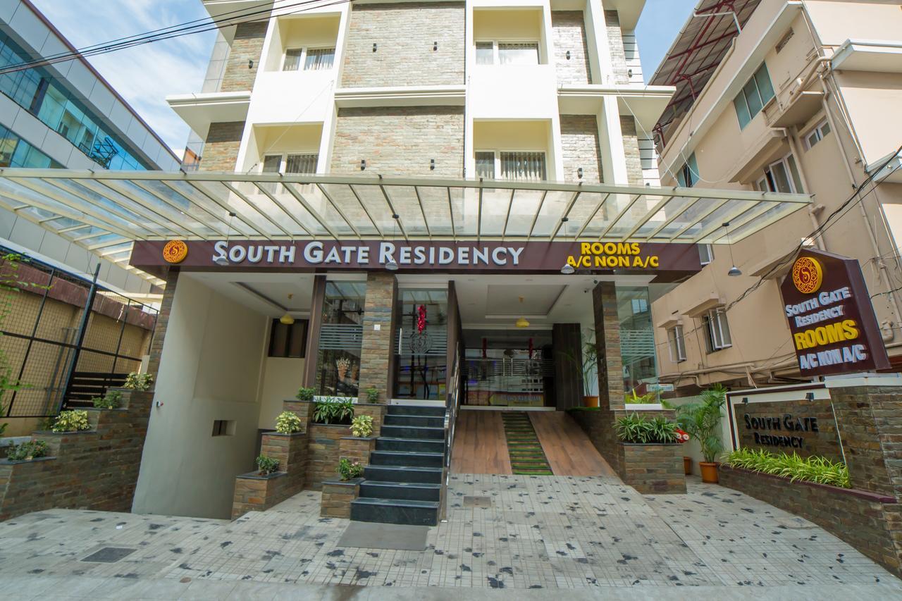 Готель South Gate Residency Kochi Екстер'єр фото